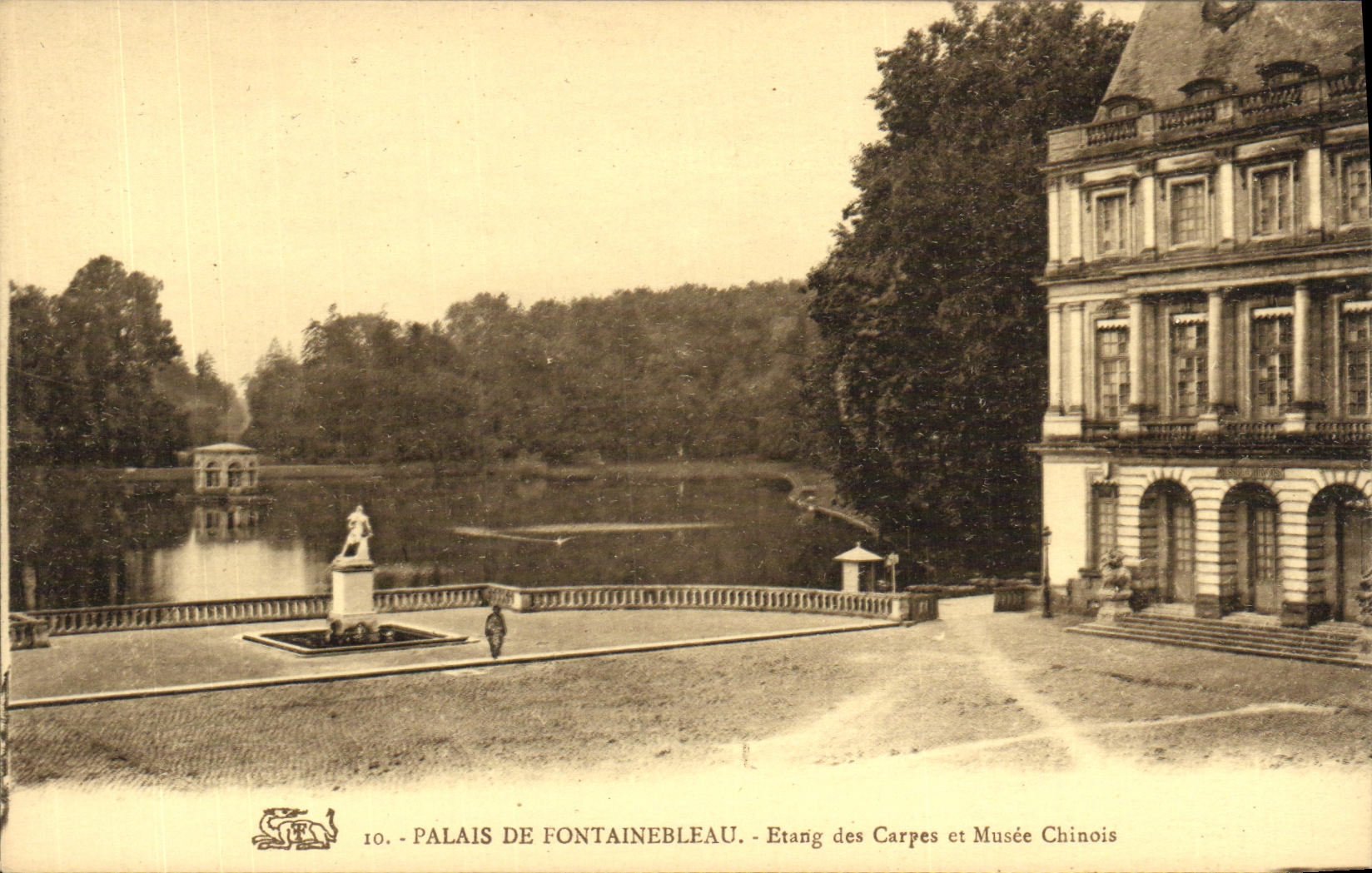 VINTAGE POSTCARD Palate of Fontainebleau Pond of Carps and Chinese Museum