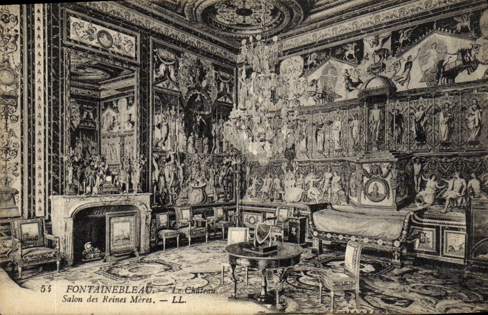 VINTAGE POSTCARD Palate of Fontainebleau the Castle Living room of the queens mothers