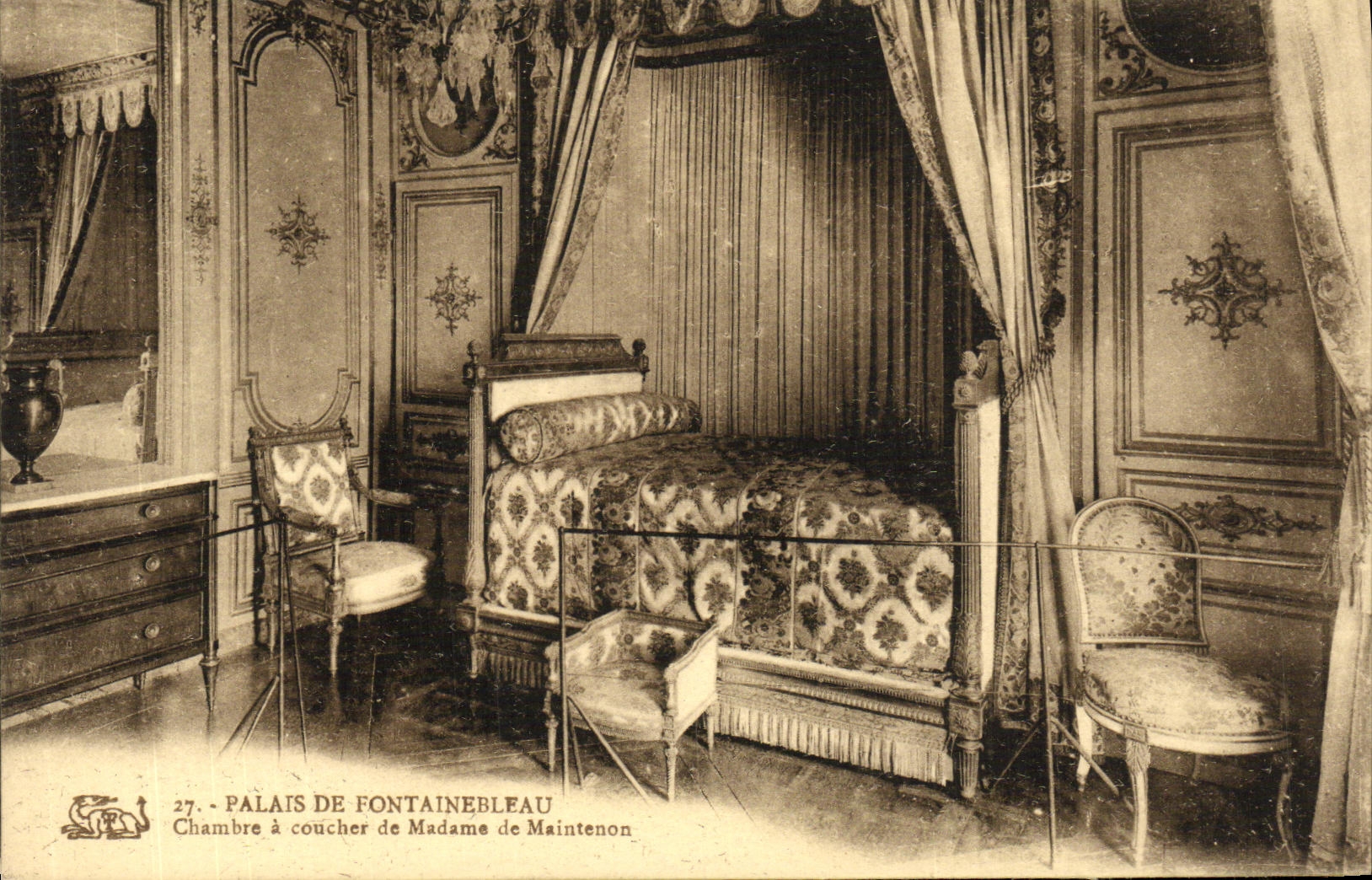 VINTAGE POSTCARD Palais of Fontainebleau Chambre has to lay down Madam de Maintenon