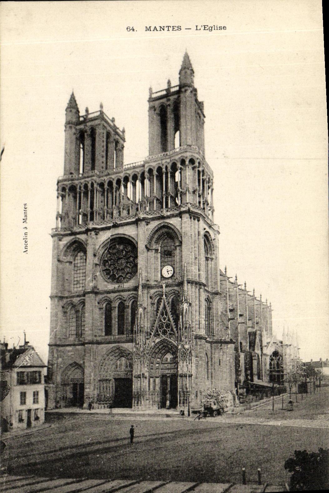 VINTAGE POSTCARD Mantes L Church