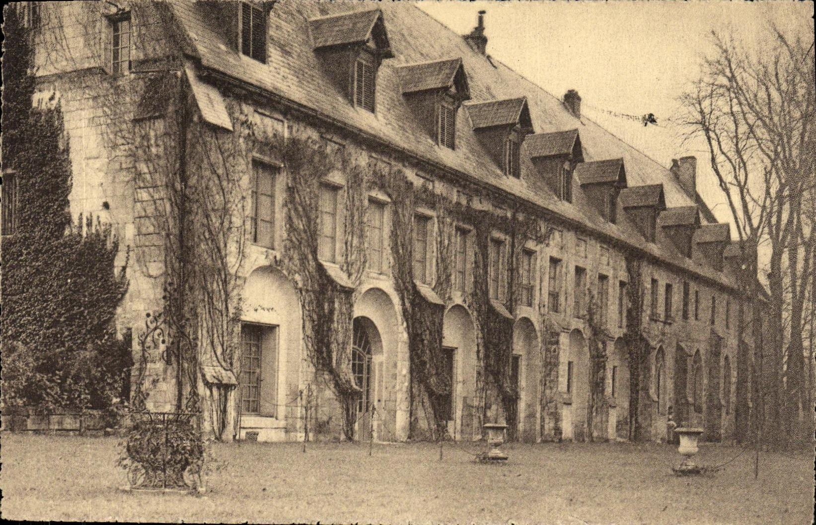Abadia de la POSTAL de la VENDIMIA de Royaumont Asnieres en el edificio de Oise de los anfitriones