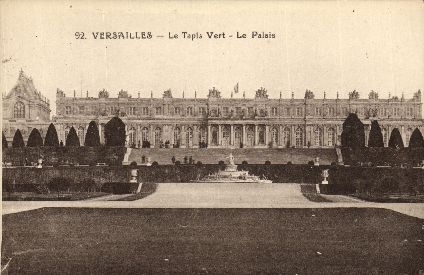 VINTAGE POSTCARD Versailles the Green Carpet the Palate