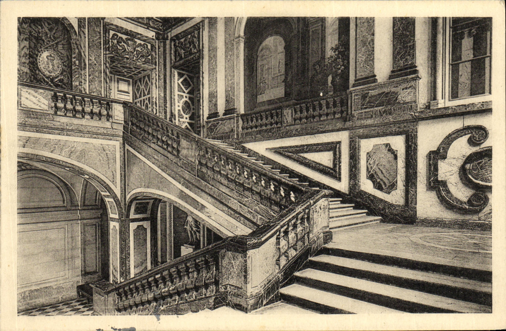 CPA Versailles Chateau L escalier de marbre