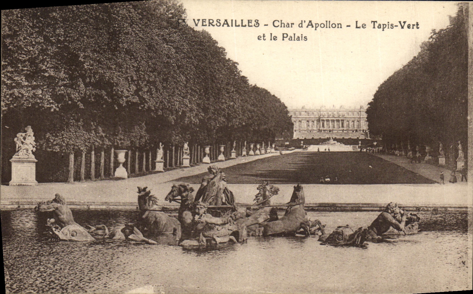 CPA Versailles Char d Apollon Le Tapis Vert et le Palais
