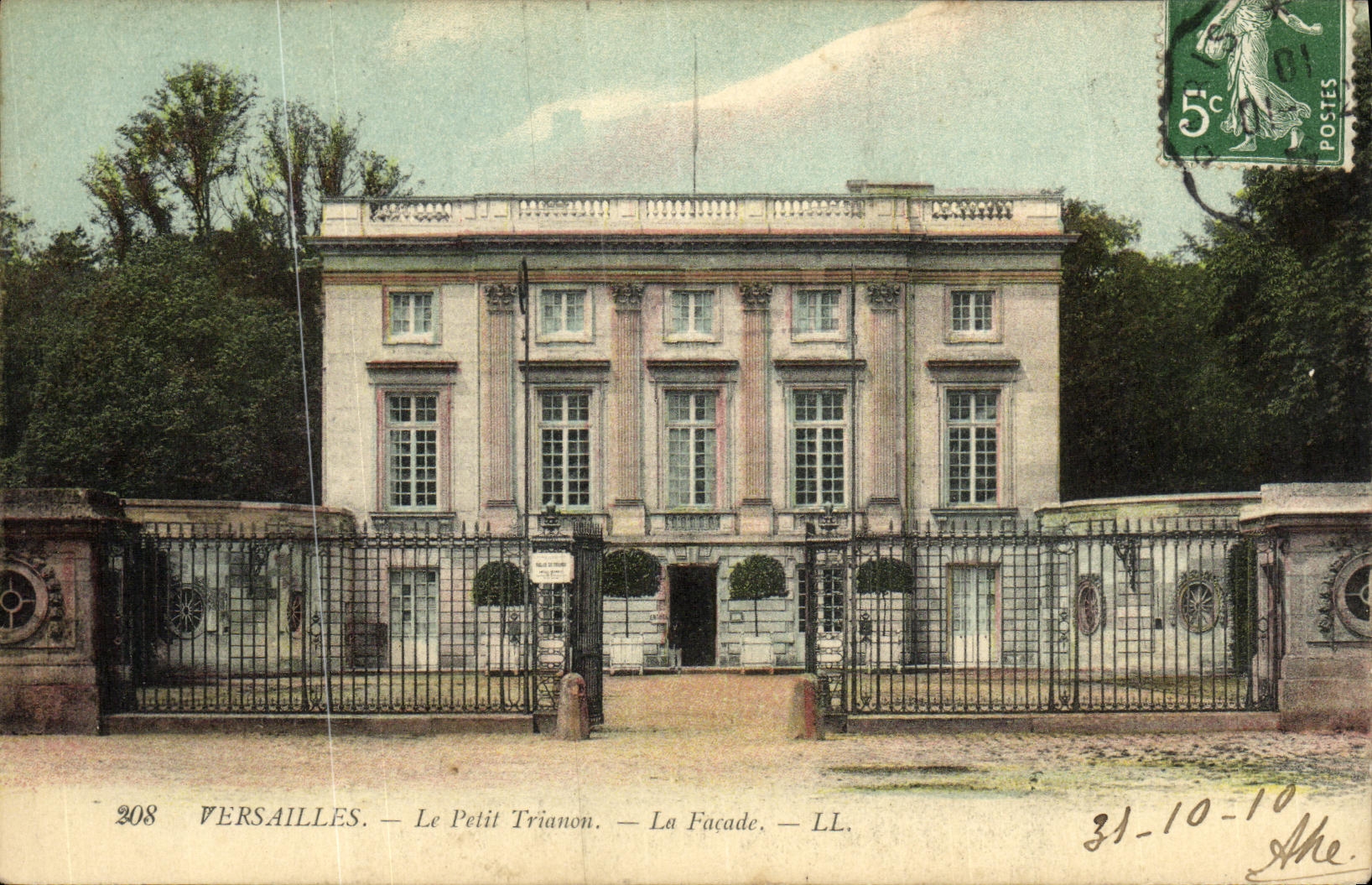 VINTAGE POSTCARD Versailles Small Trianon the Frontage