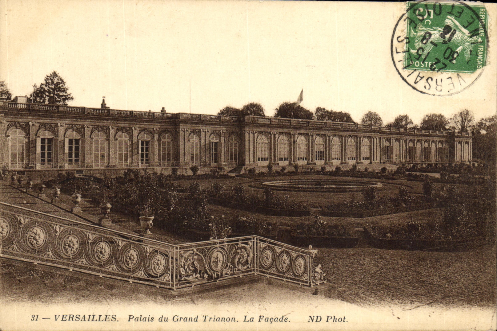 VINTAGE POSTCARD Versailles Palate of Large Trianon the Frontage