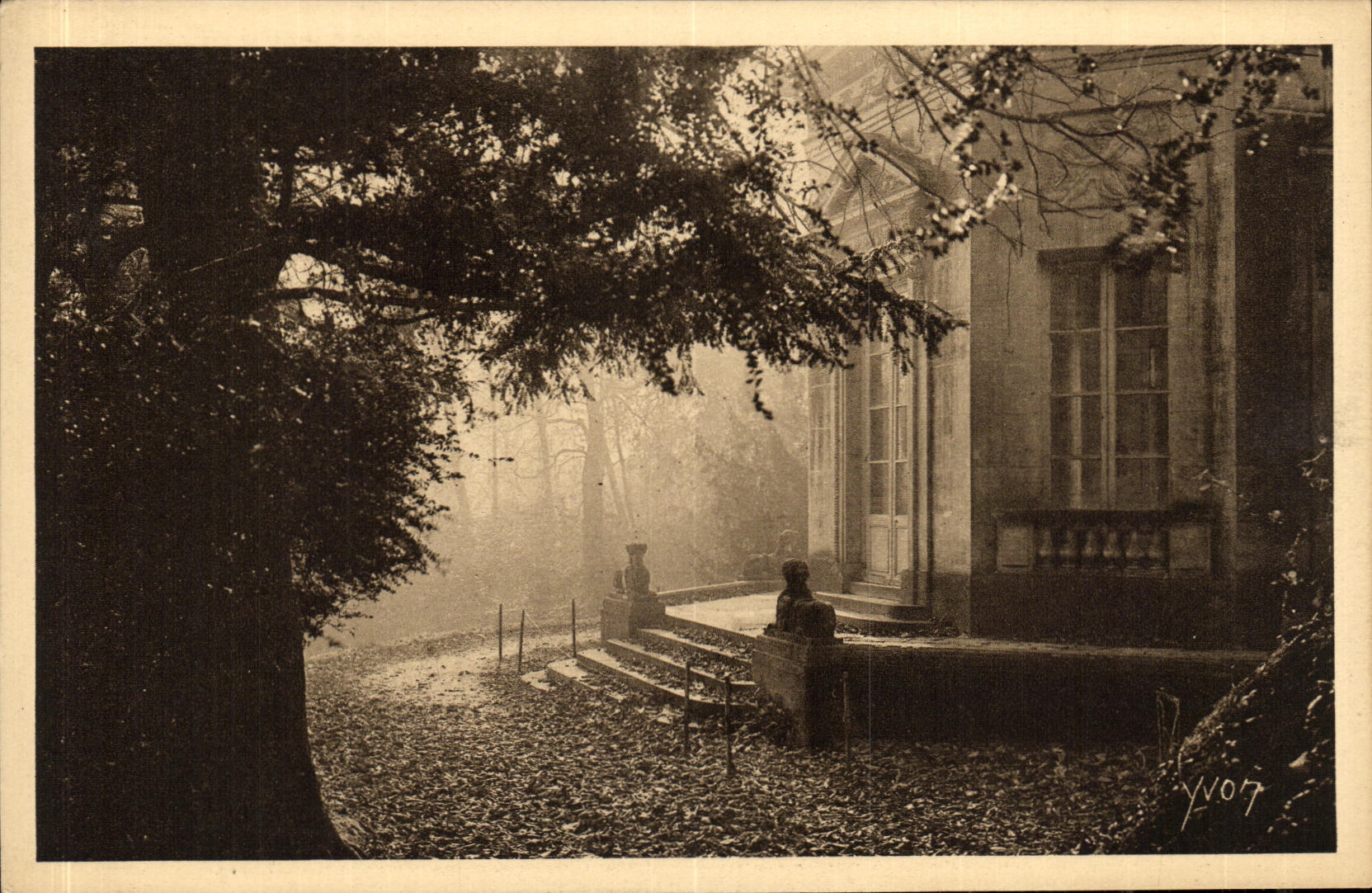VINTAGE POSTCARD Versailles a Morning D Fall with the Temple of the Music