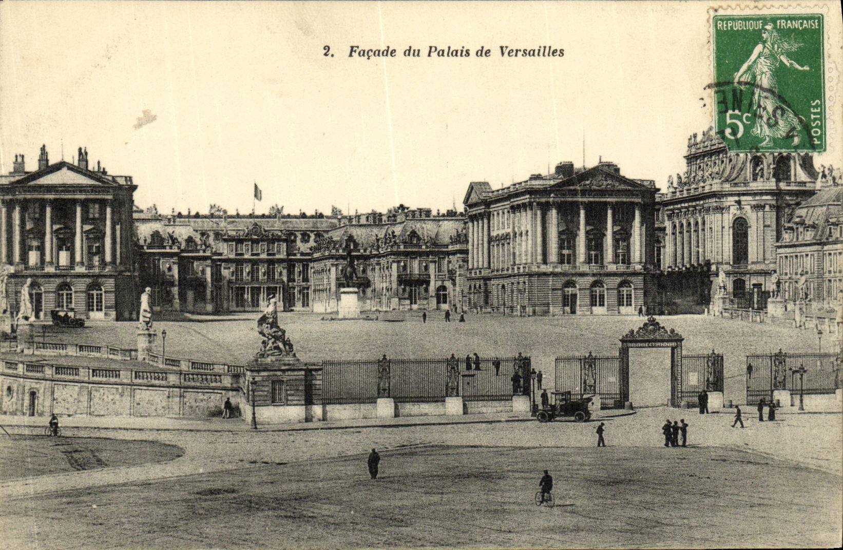 VINTAGE POSTCARD Frontage of the Palate of Versailles