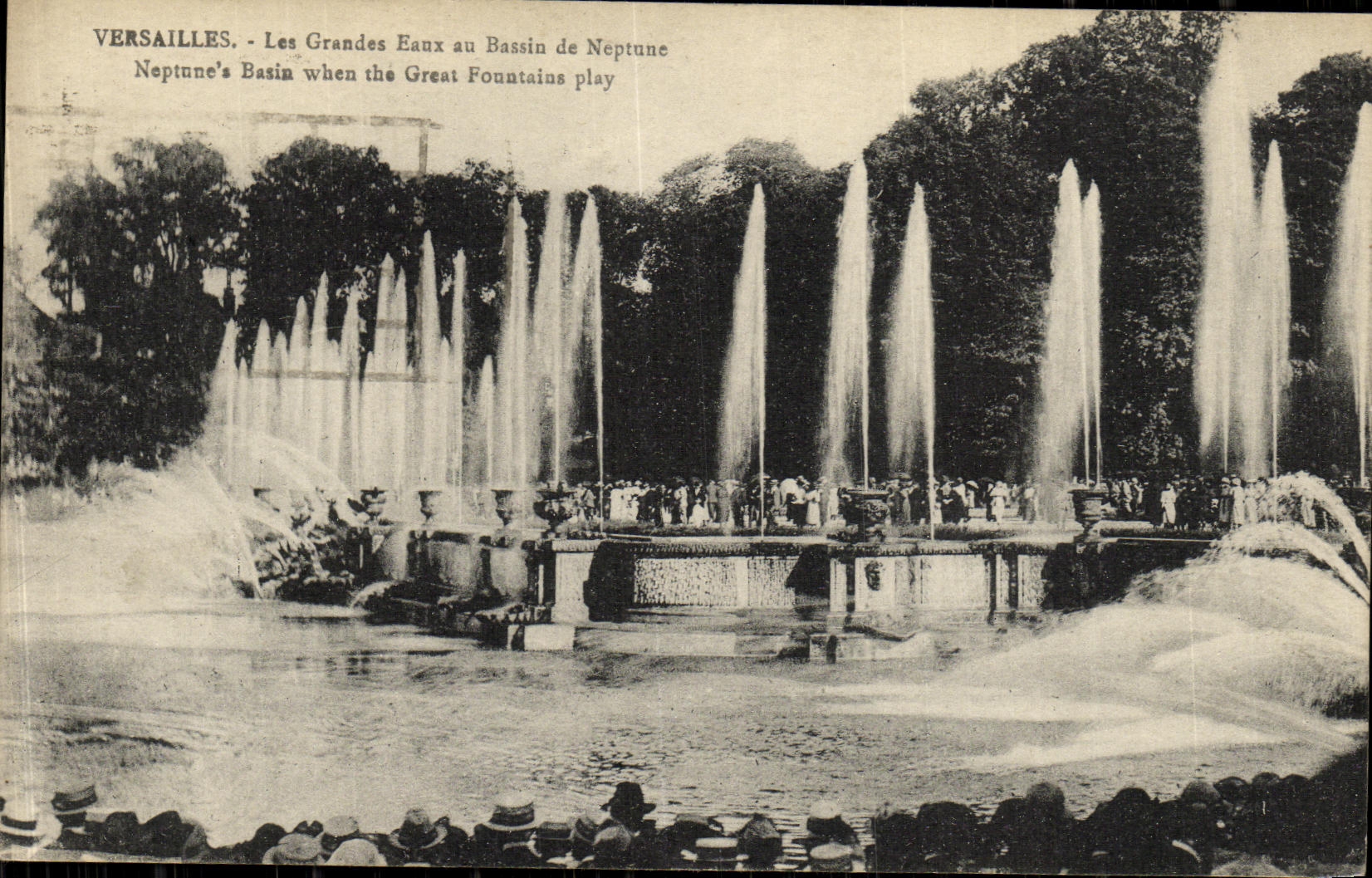 CPA Varsailes Les Grandes Eaux au Bassin de Neptune 