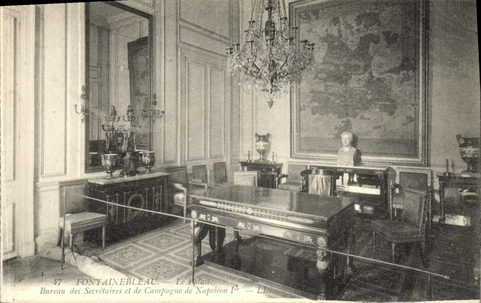 VINTAGE POSTCARD Fontainebleau the Palate Office Of the Secretaries and Countryside of Napoleon 1st