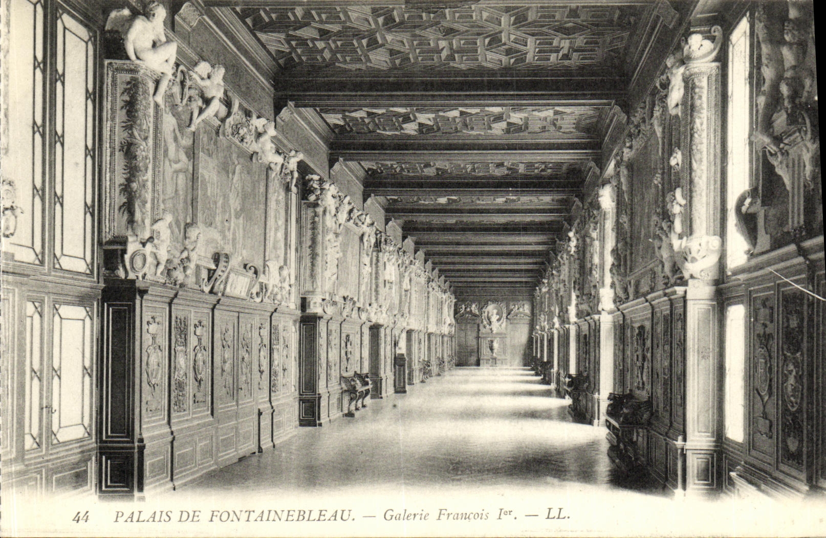 VINTAGE POSTCARD Palate of Fontainebleau Francois Gallery 1st
