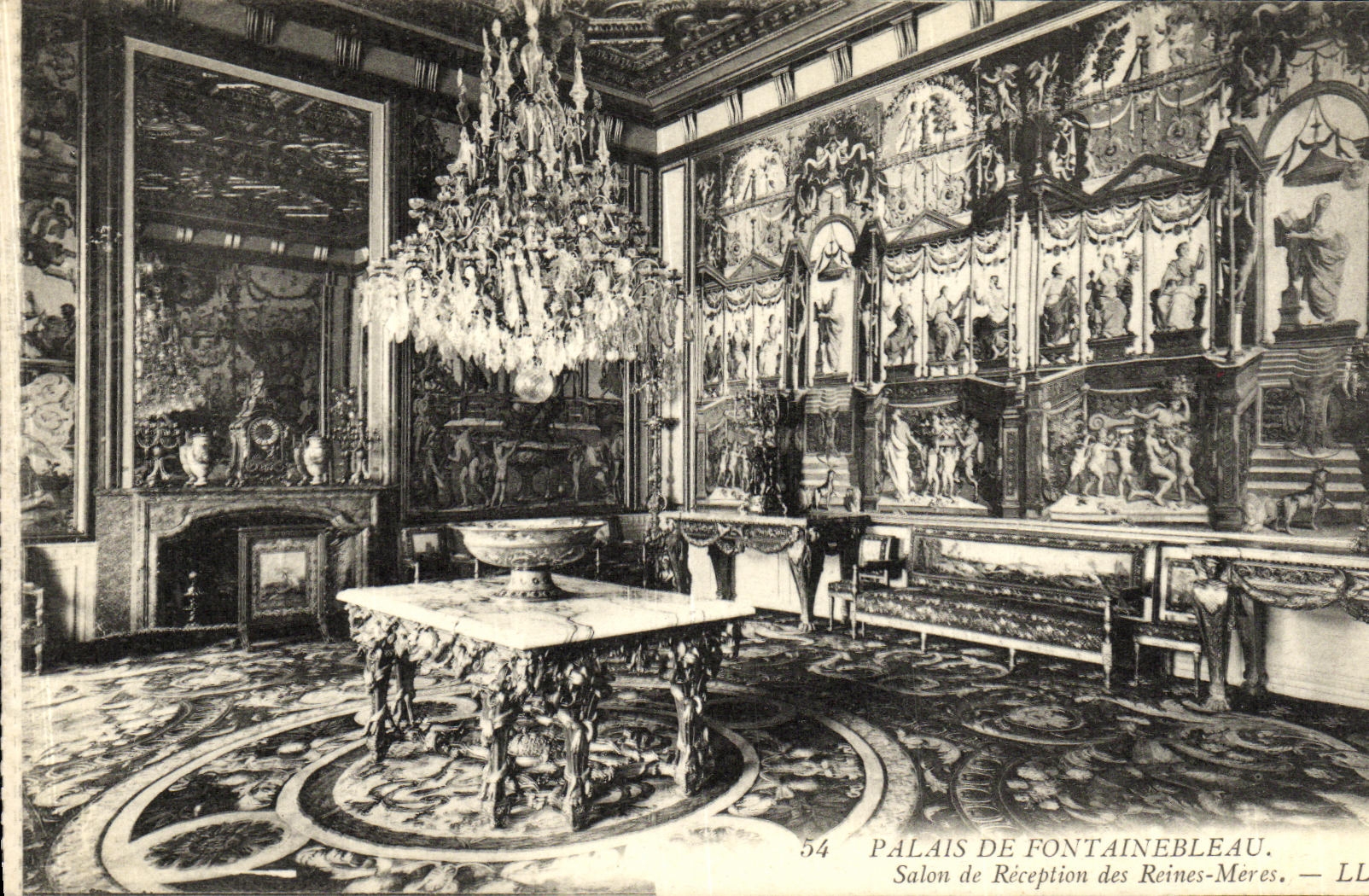 VINTAGE POSTCARD Palate of Fontainebleau Reception room of the Queens Mothers