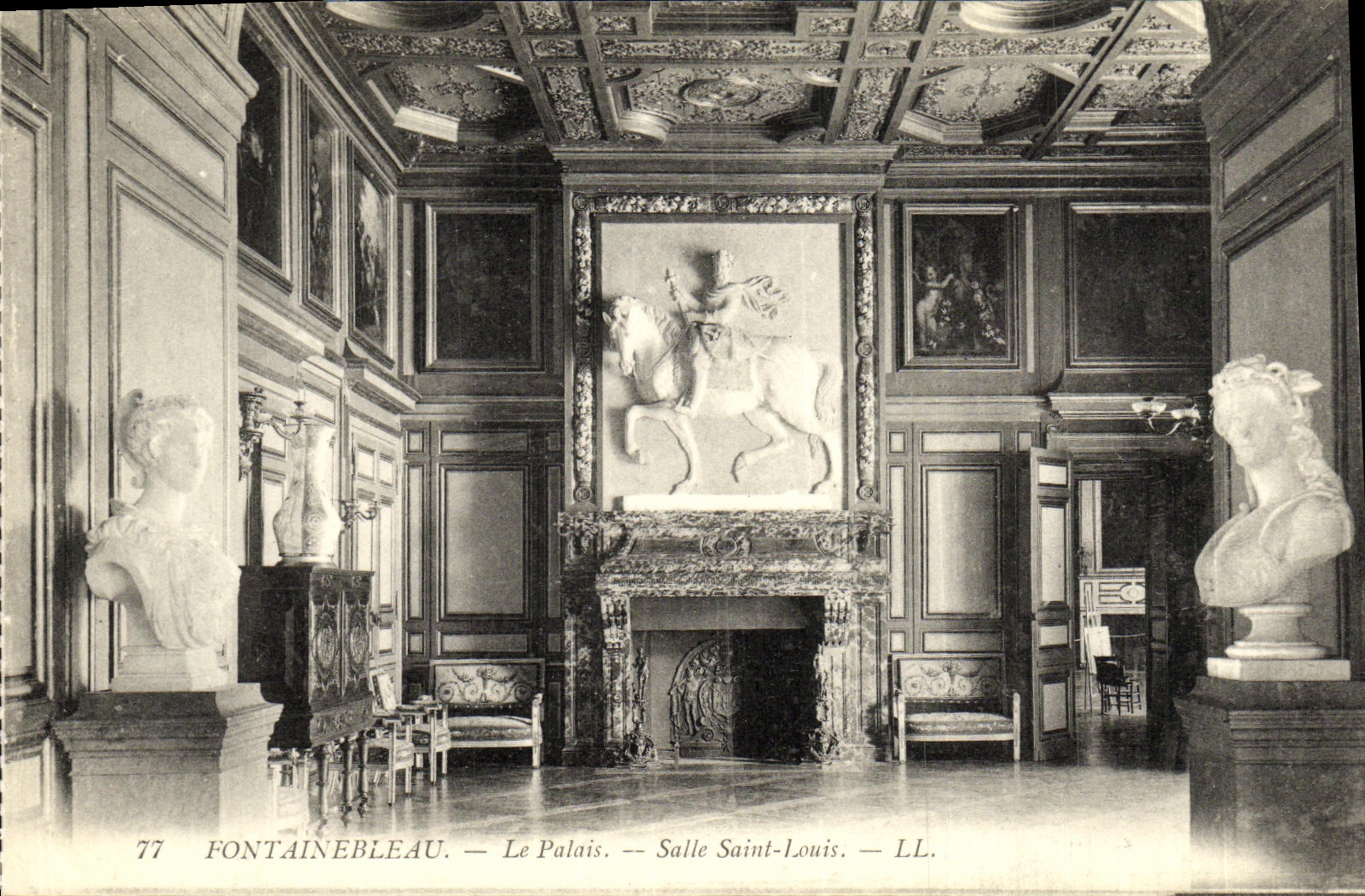 VINTAGE POSTCARD Fontainebleau the Palate Room Saint Louis