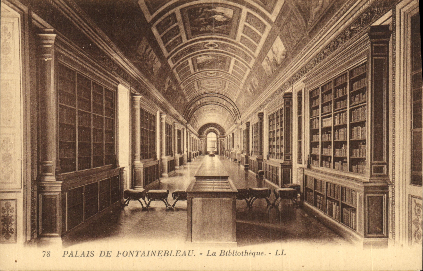VINTAGE POSTCARD Palate of Fontainebleau the Library