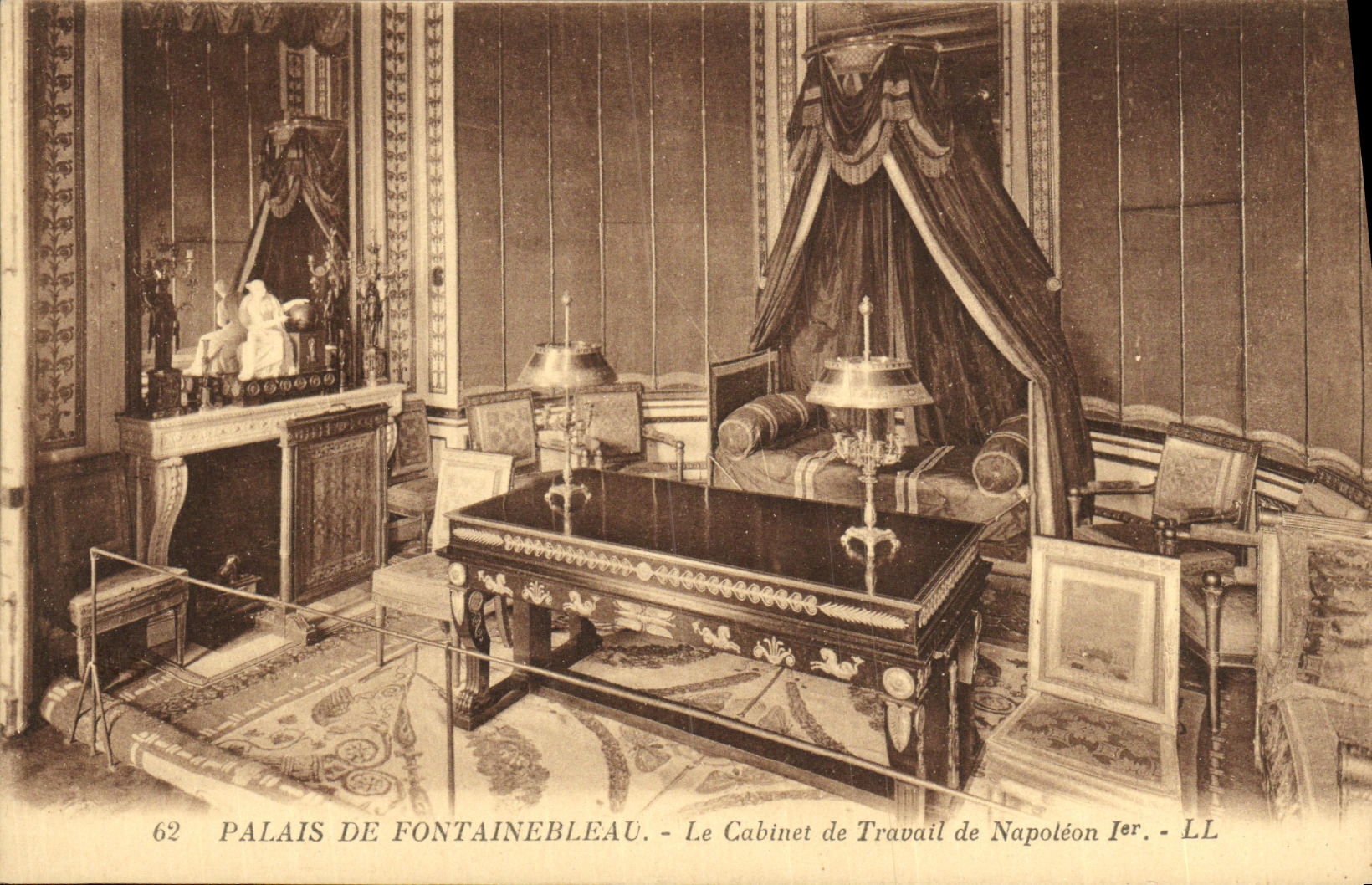 VINTAGE POSTCARD Palate De Fontainebleau the Study of Napoleon 1st