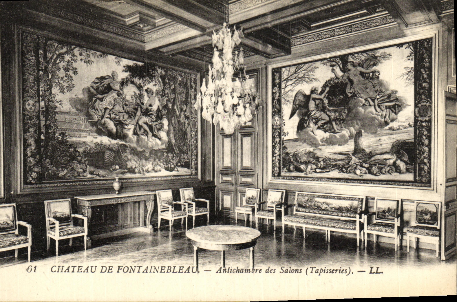 VINTAGE POSTCARD Castle De Fontainebleau Anteroom of the Living rooms Tapestries