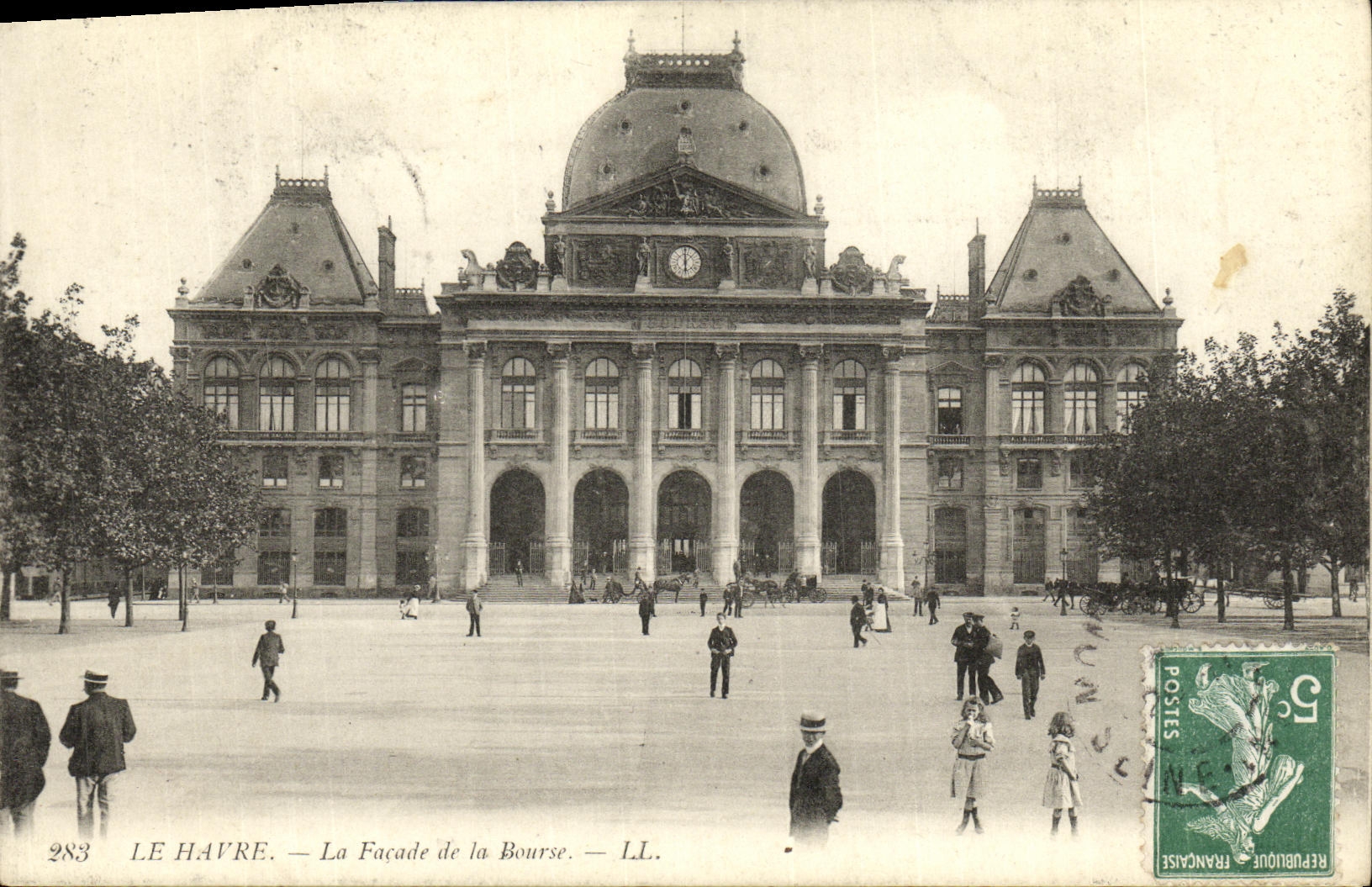 VINTAGE POSTCARD Le Havre the Frontage of the Stock Exchange