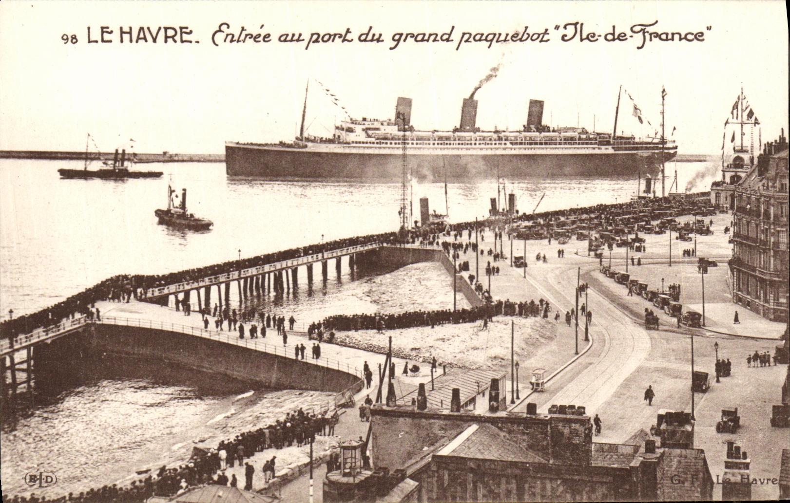 VINTAGE POSTCARD Le Havre Entered With the port Large Steamer Ile de France Boat