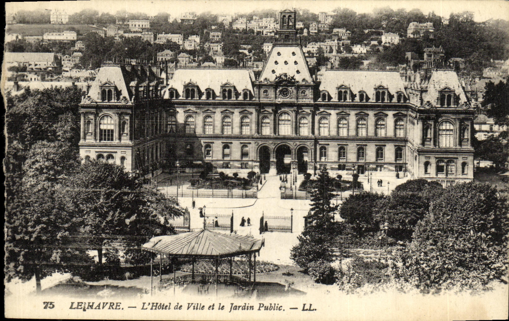 VINTAGE POSTCARD Le Havre L Town hall and Public garden