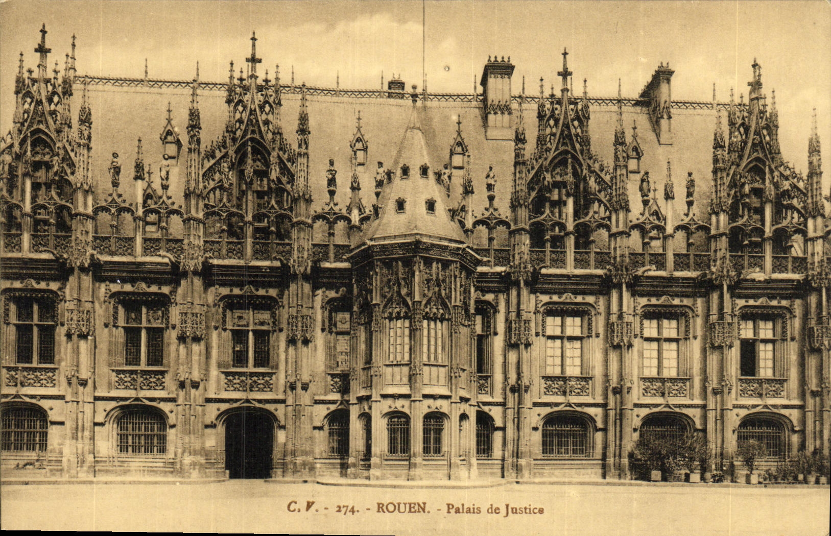 VINTAGE POSTCARD Rouen Law courts