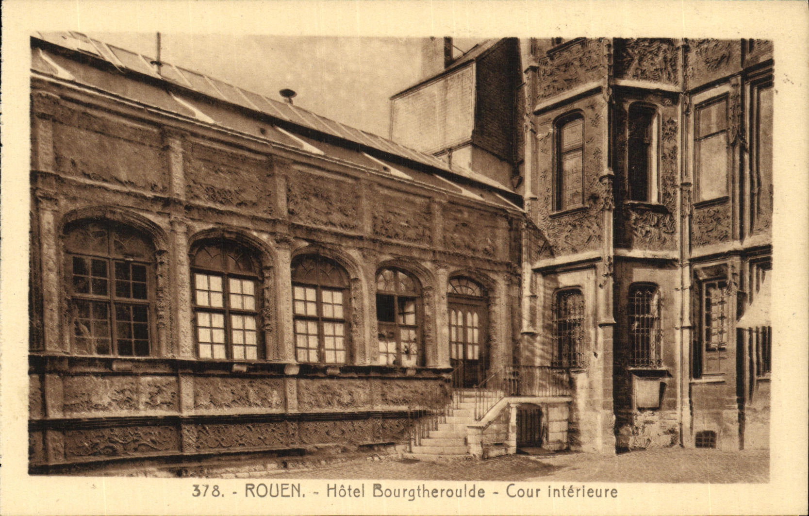 VINTAGE POSTCARD Rouen Hotel Bourgtheroulde Interior Court