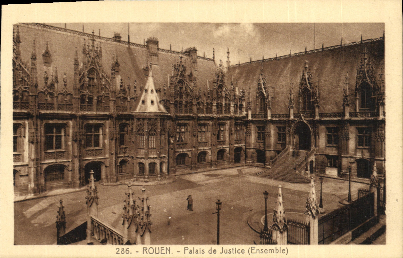 VINTAGE POSTCARD Rouen Law courts