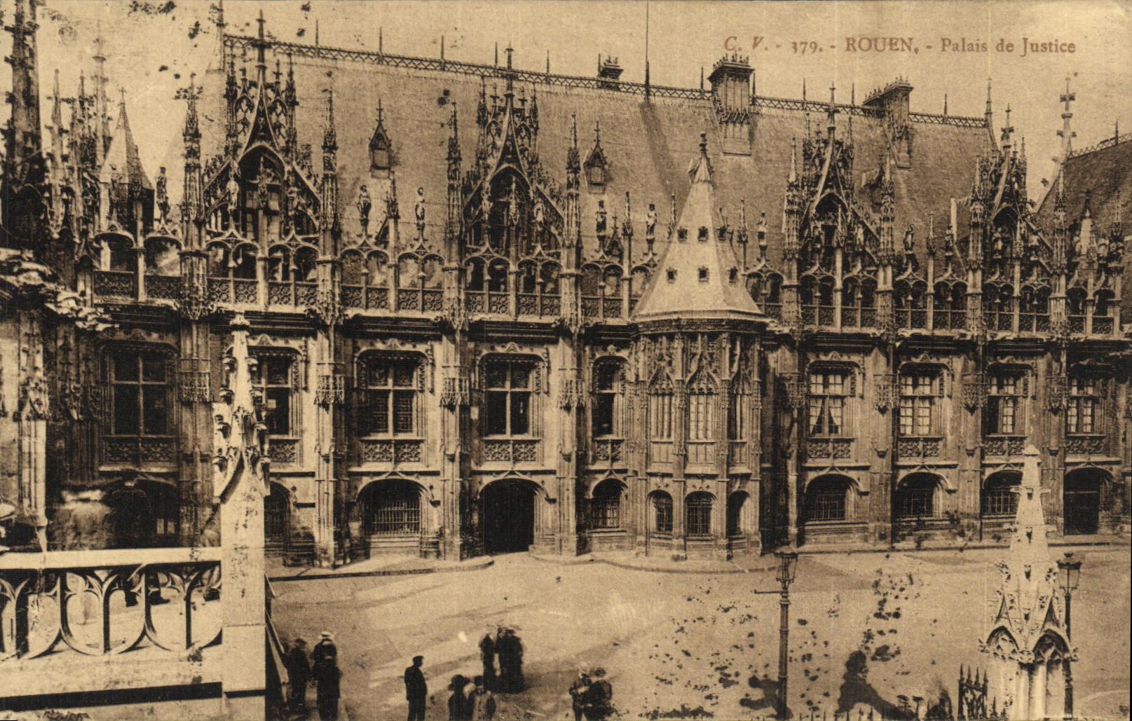 VINTAGE POSTCARD Rouen Law courts