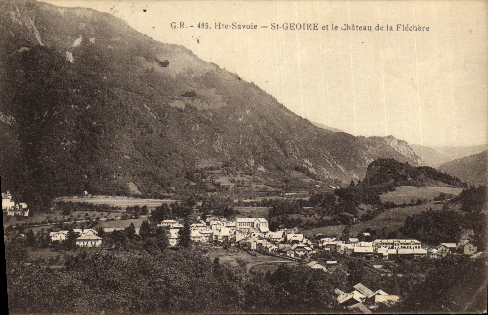 VINTAGE POSTCARD St Geoire and the Castle of Flechere