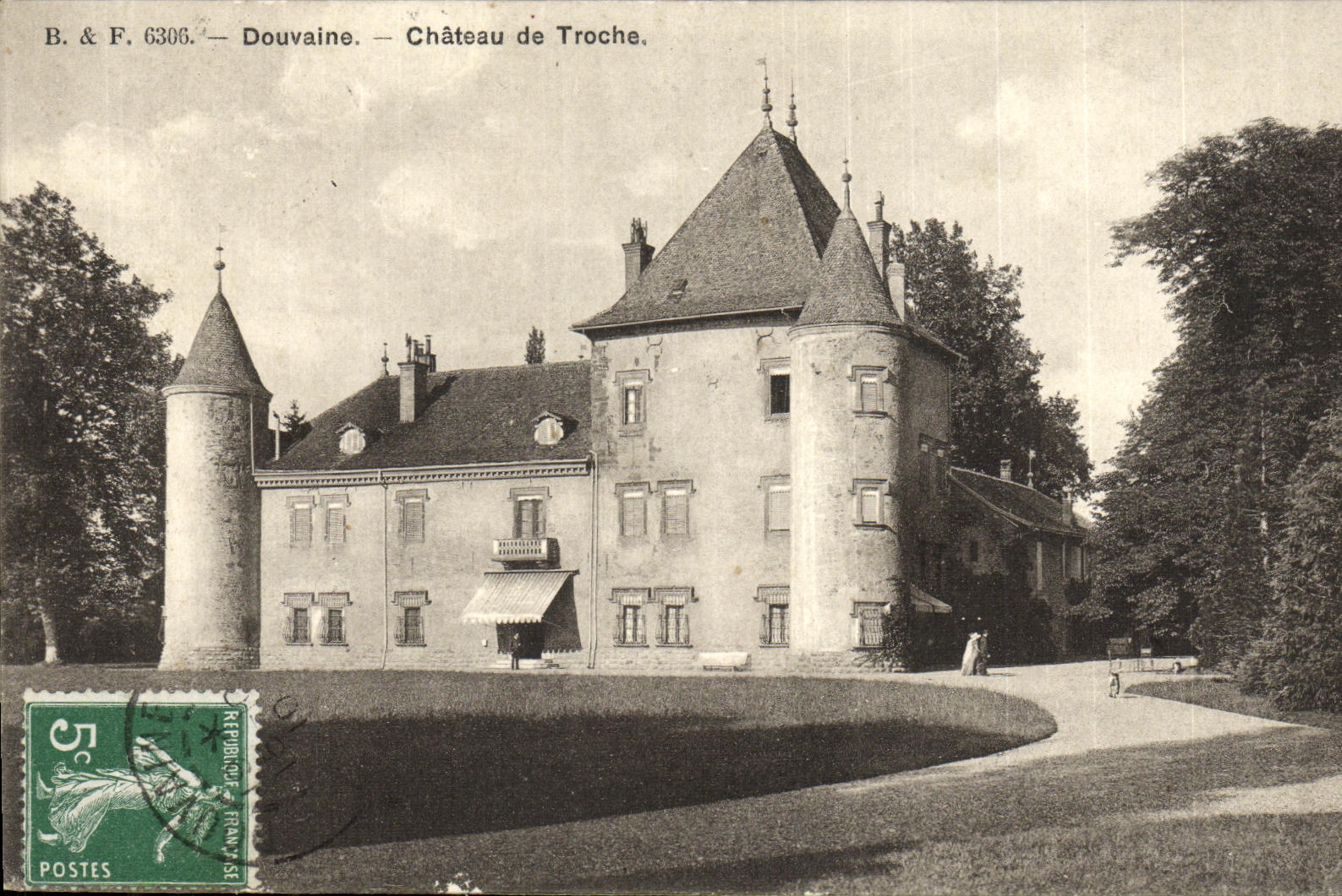 VINTAGE POSTCARD Douvaine Castle of Troche