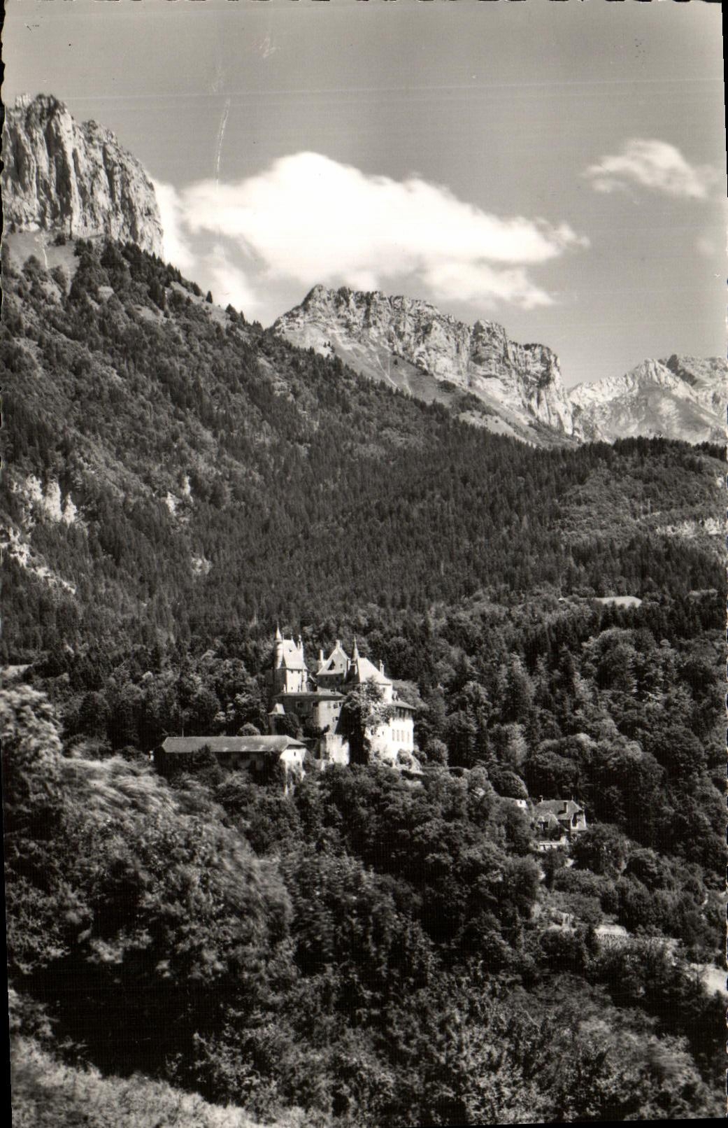 VINTAGE POSTCARD Like a nest D al=igles of Castle of Saint Bernard de Menthon