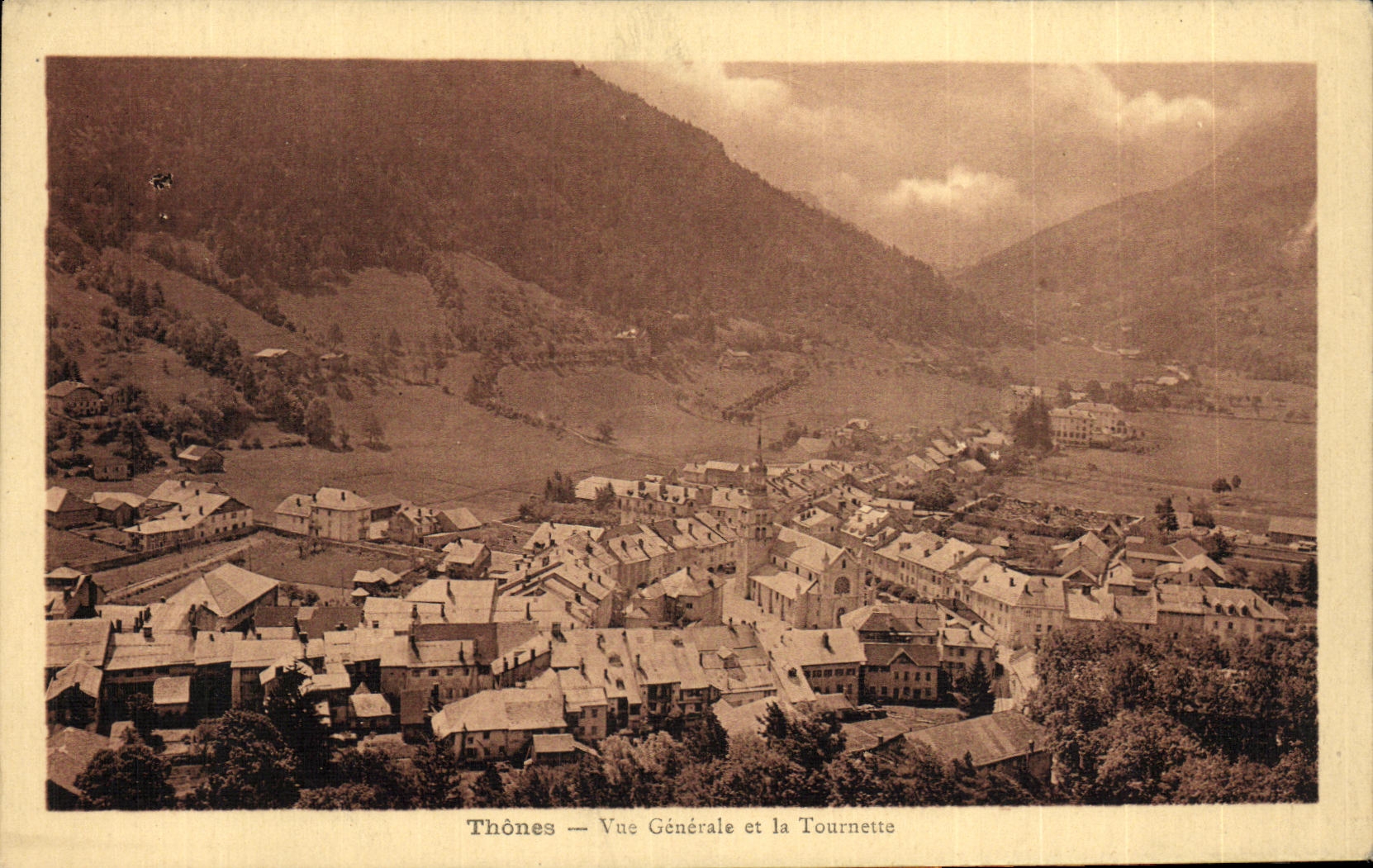 VINTAGE POSTCARD Thones View and the Spinner