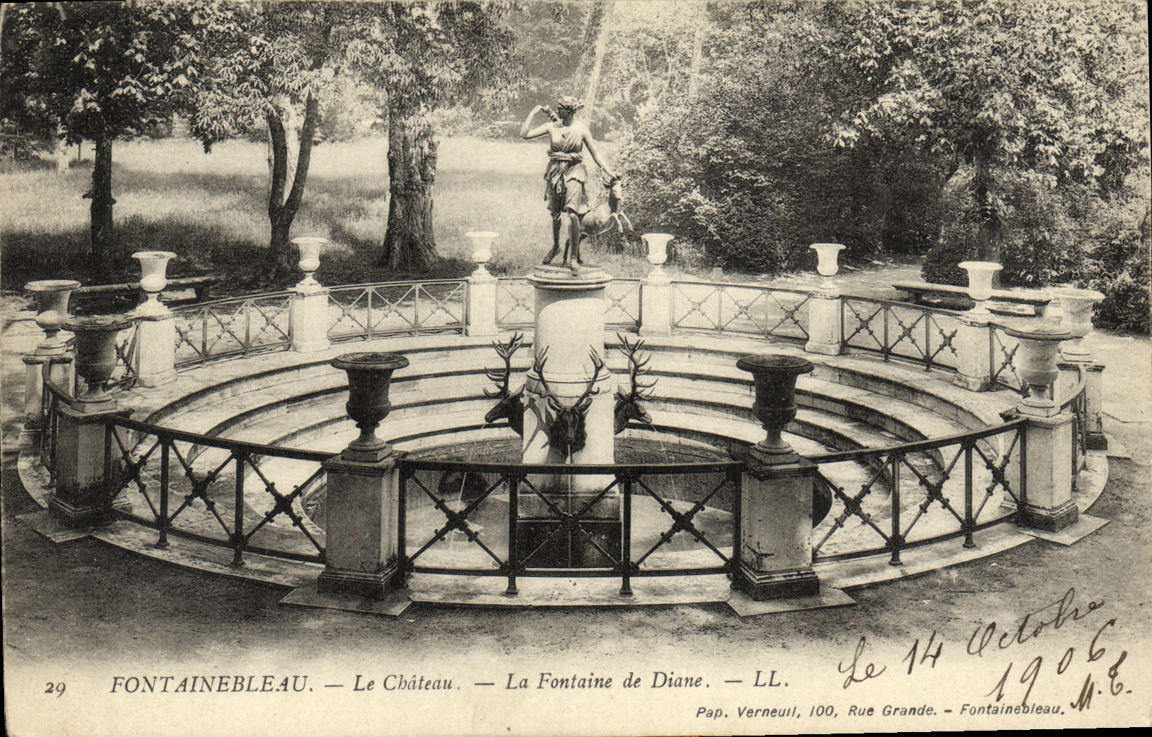 VINTAGE POSTCARD Fontainebleau the Castle the Fountain of Diane