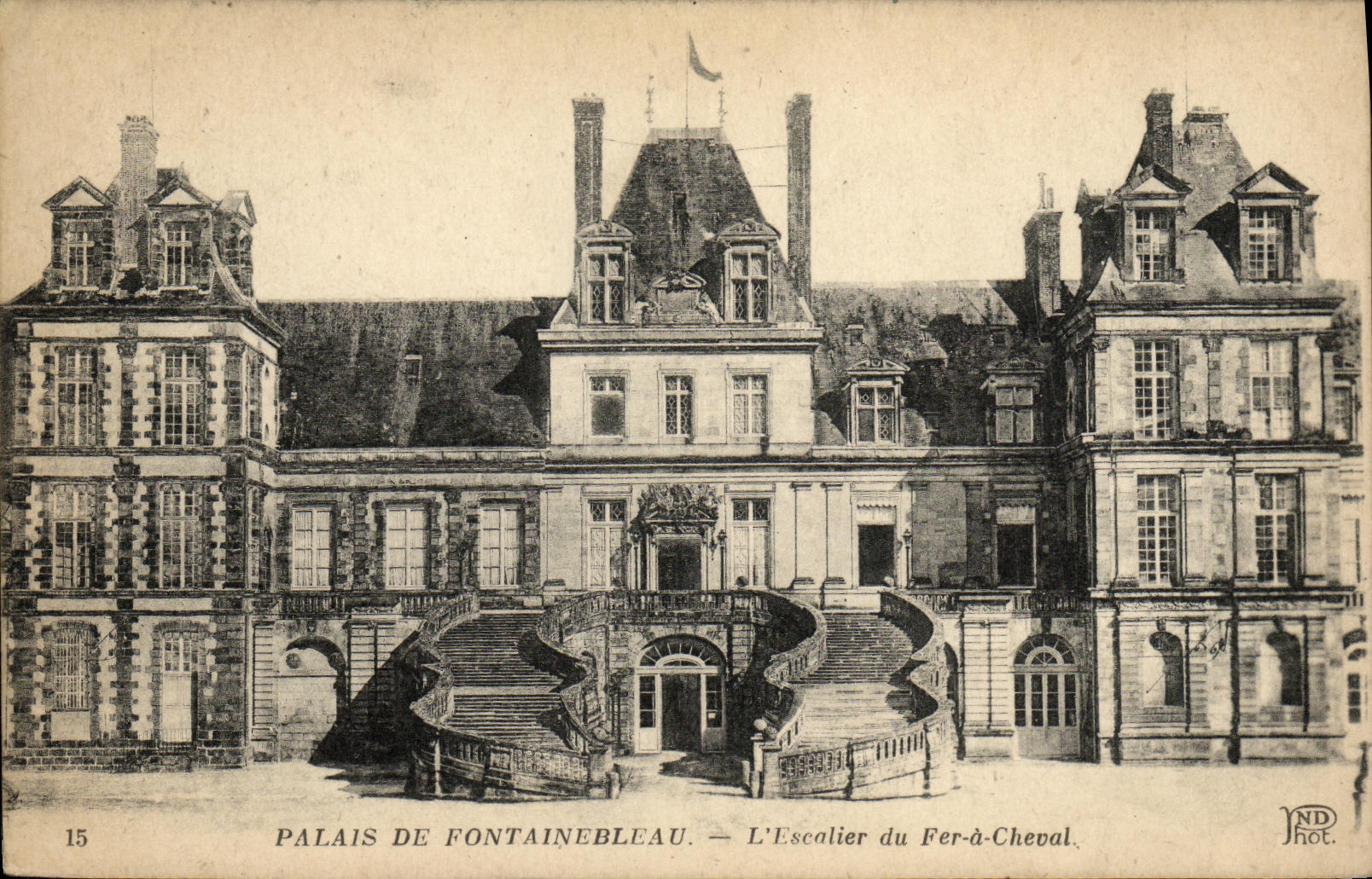 VINTAGE POSTCARD Palais De Fontainebleau L Staircase of the Horseshoe