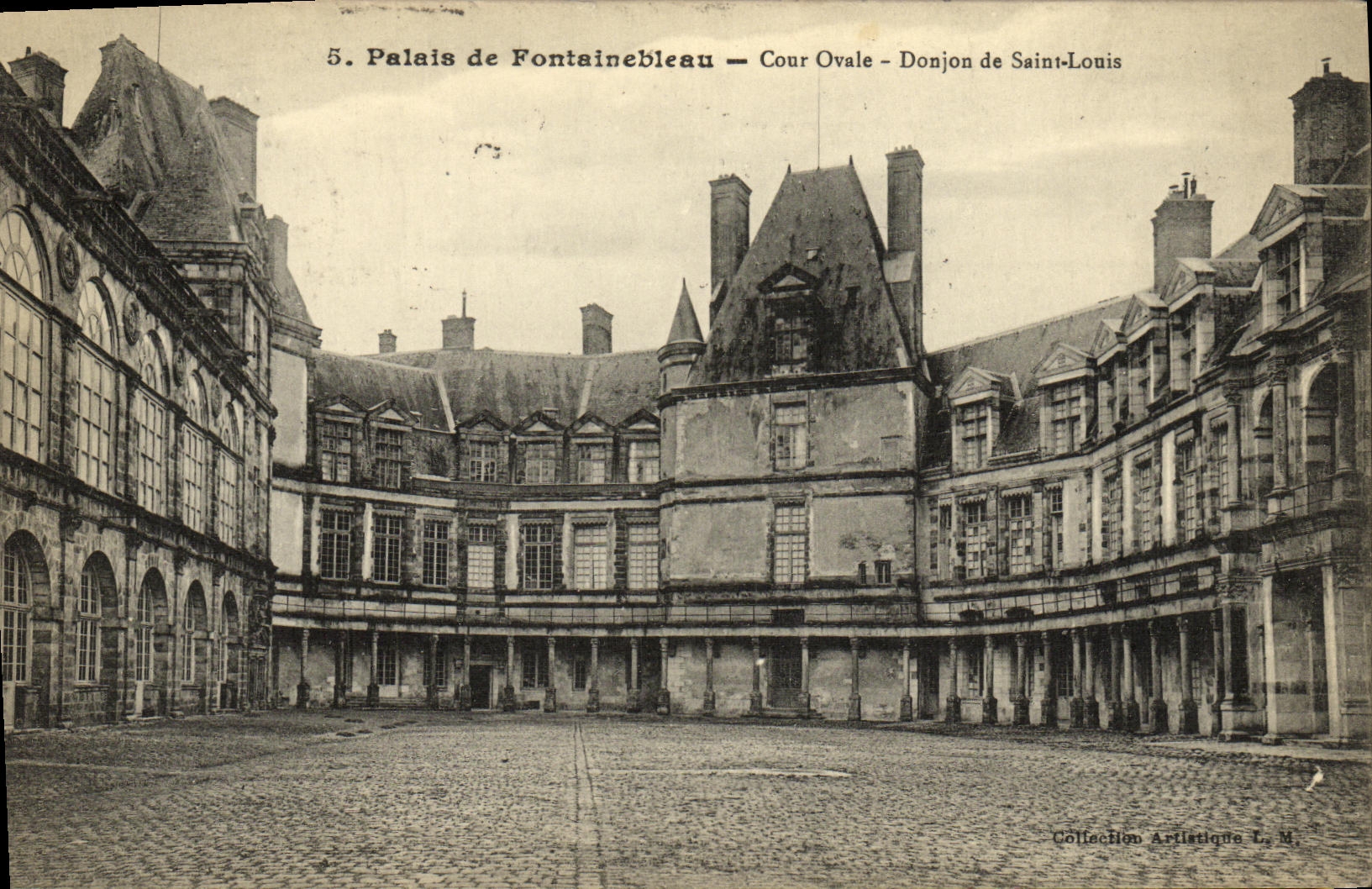 VINTAGE POSTCARD Palate of Oval Fontainebleau Court Keep of Saint Louis
