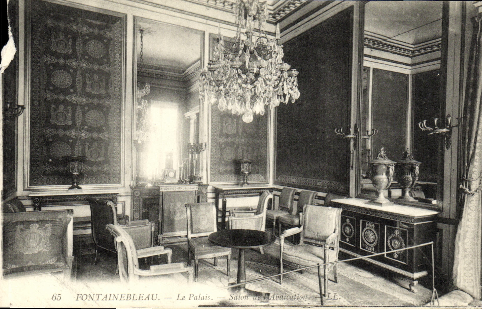 VINTAGE POSTCARD Fontainebleau the Palate Living room Of Abdication