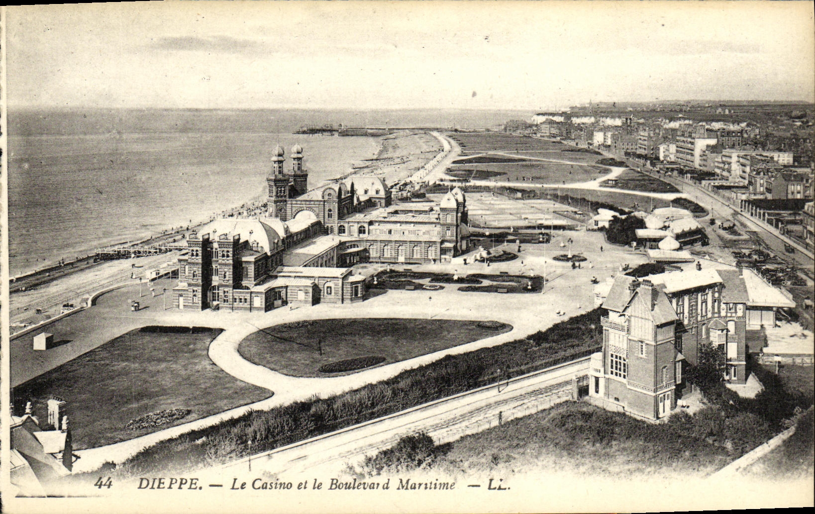 POSTAL Dieppe de la VENDIMIA el casino y el bulevar maritimo