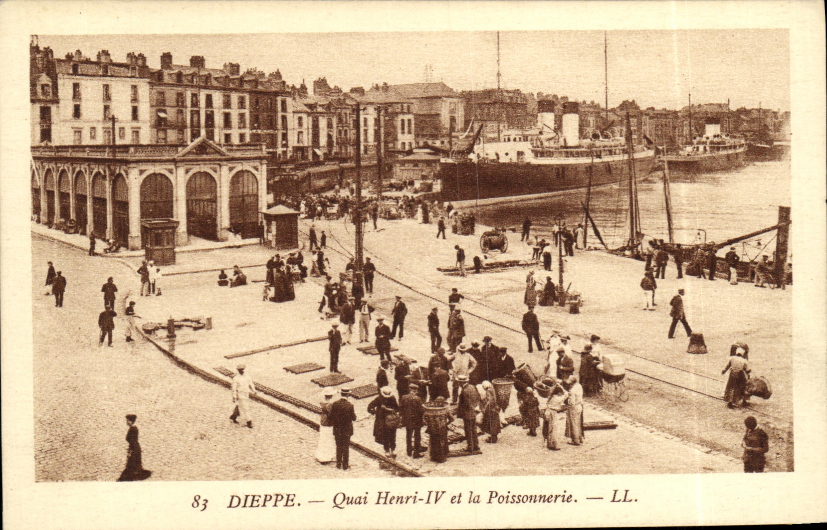 La POSTAL Dieppe Quay Enrique de la VENDIMIA IV y los pescados hace compras