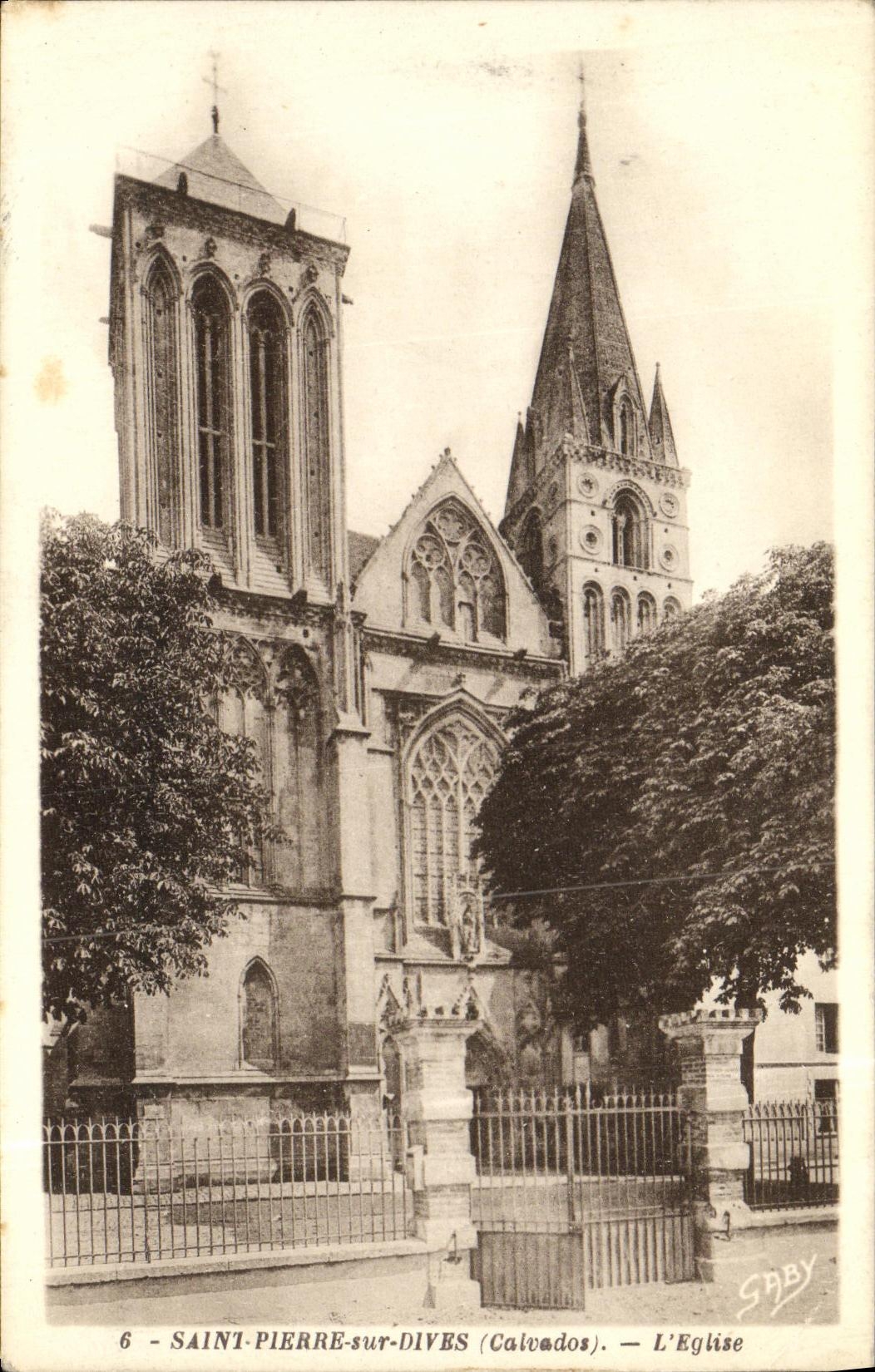 VINTAGE POSTCARD Saint Pierre On Divine L Church