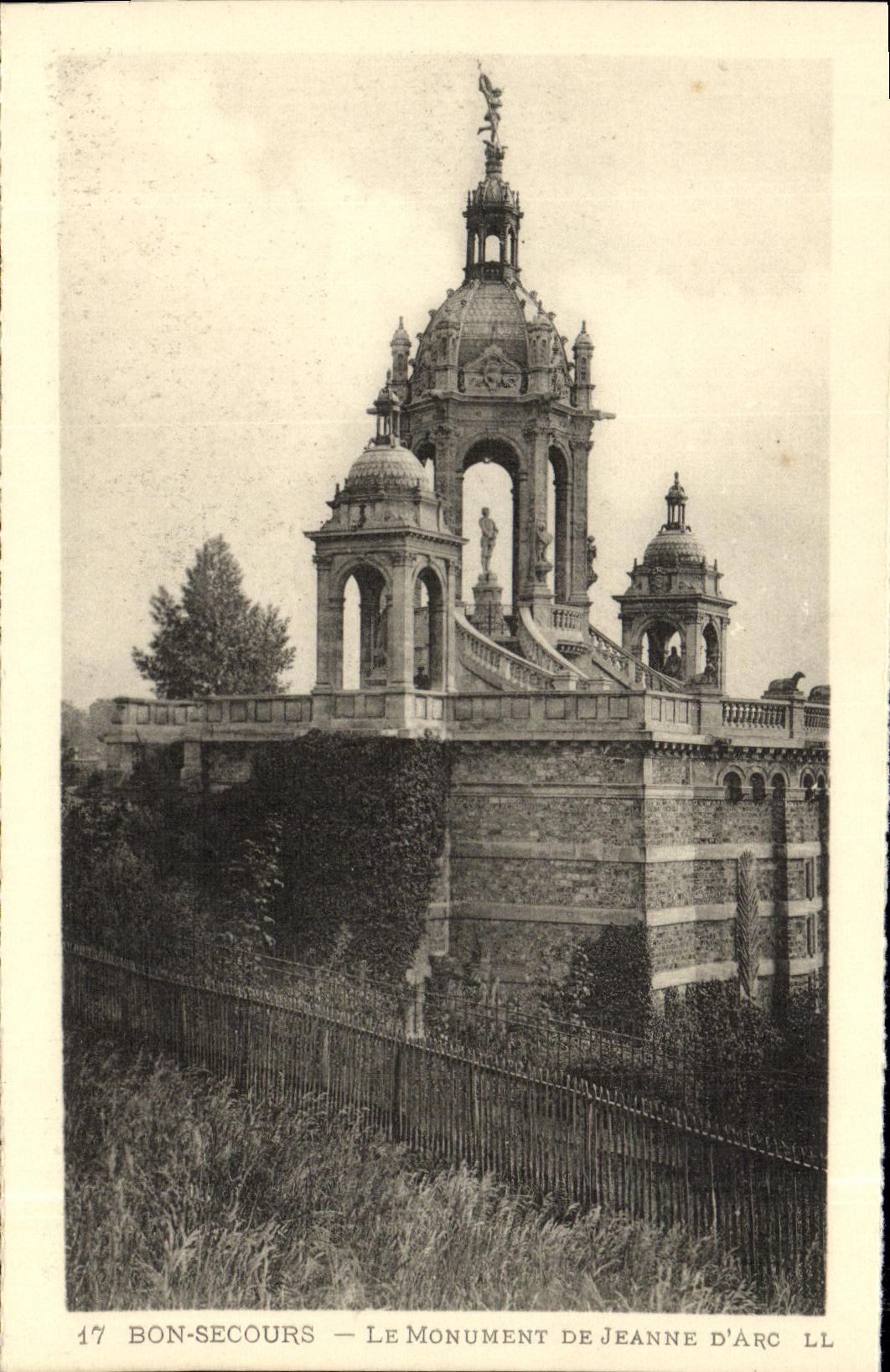 VINTAGE POSTCARD Good Help the Monument Of Jeanne D Arc