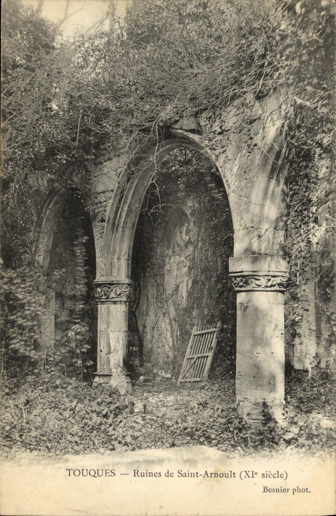 VINTAGE POSTCARD Drums Ruins of Arnoult Saint