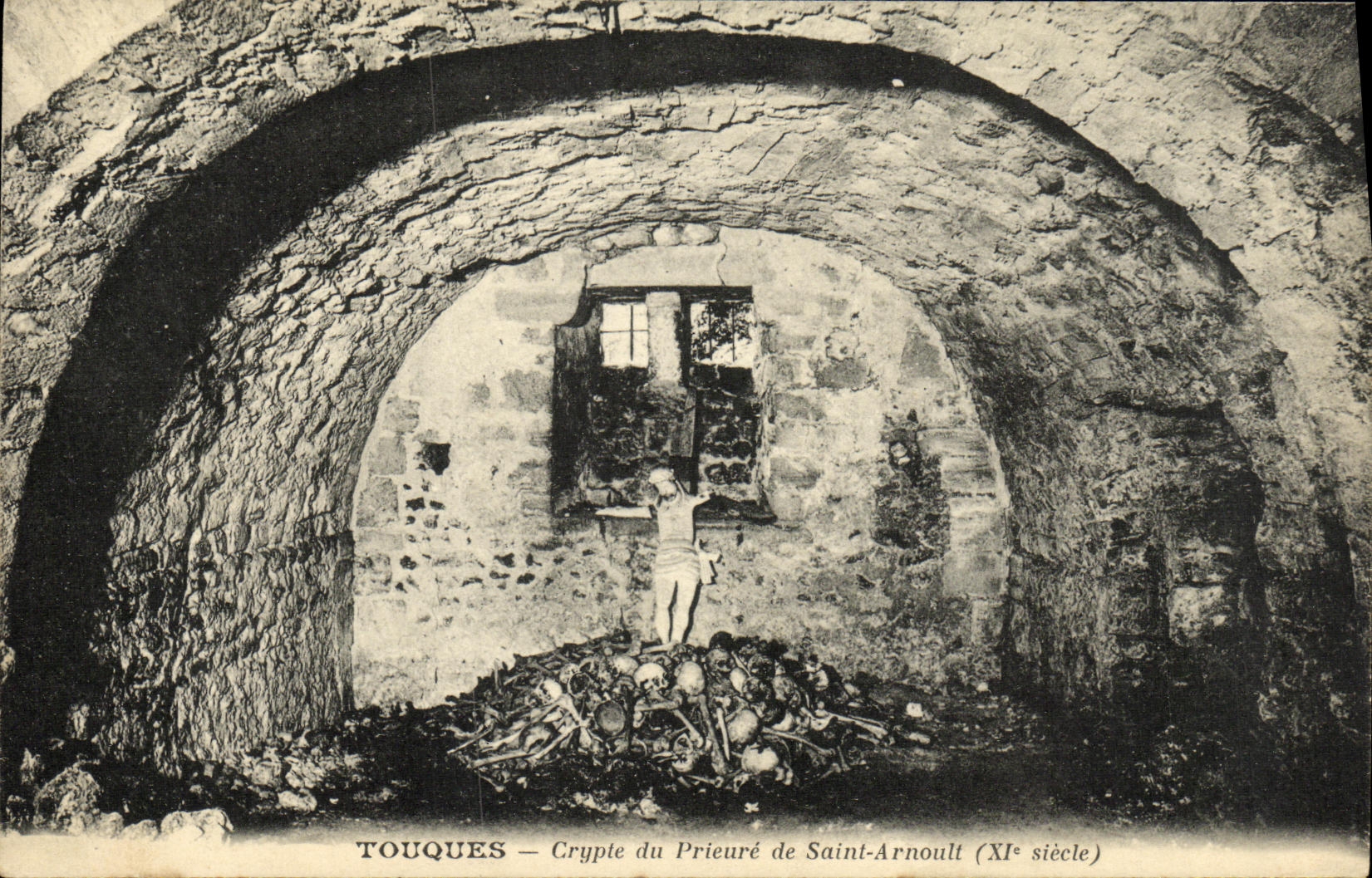 VINTAGE POSTCARD Drums Crypt of the Prioress of Arnoult Saint