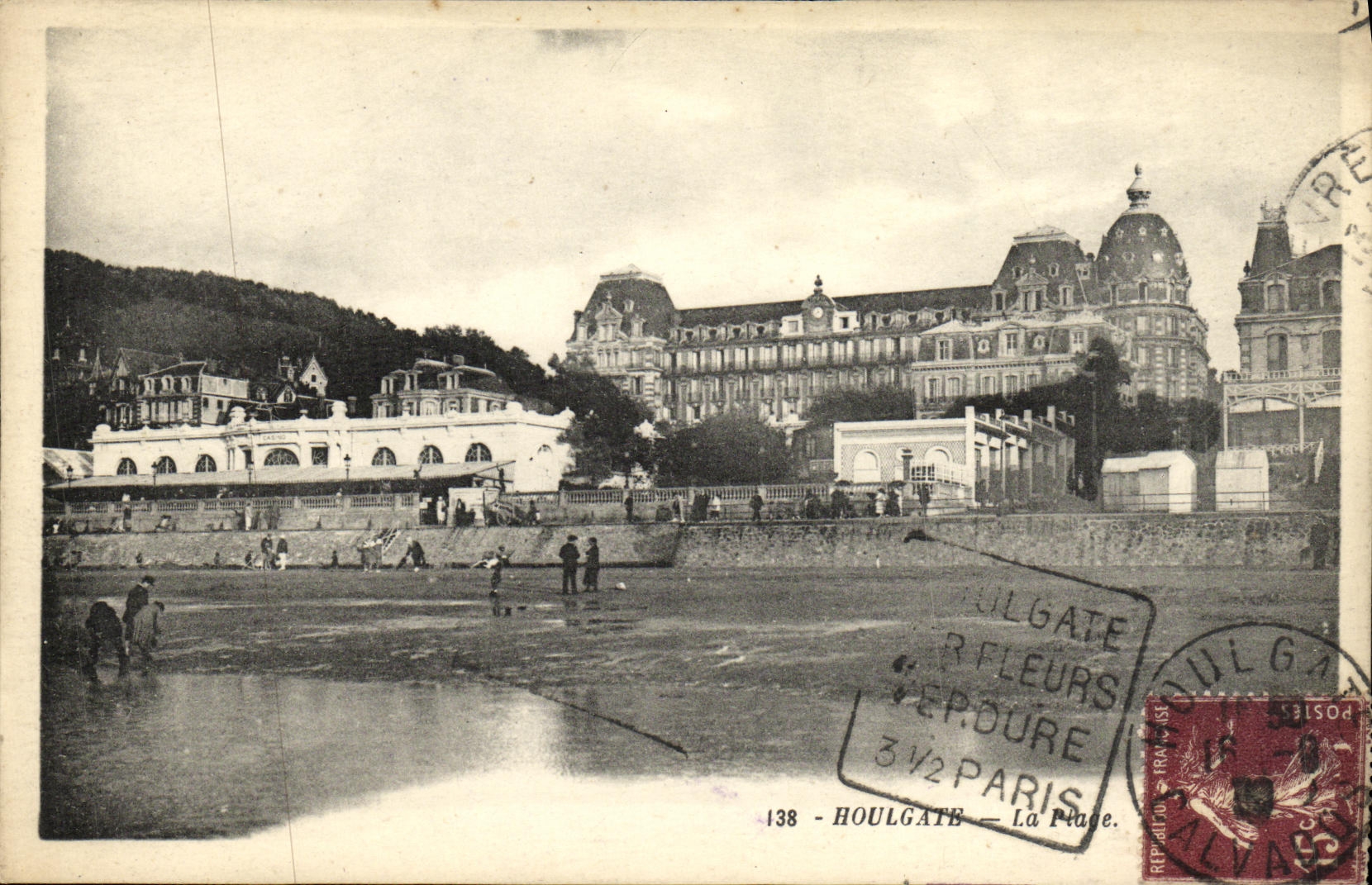 VINTAGE POSTCARD Houlgate the Beach