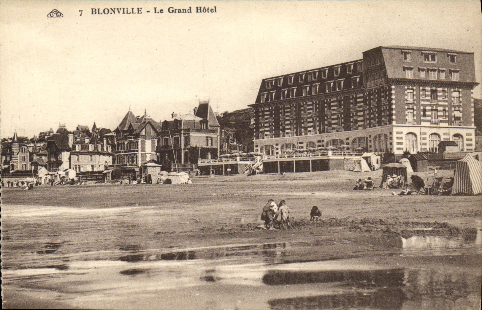 VINTAGE POSTCARD Blonville the Large Hotel