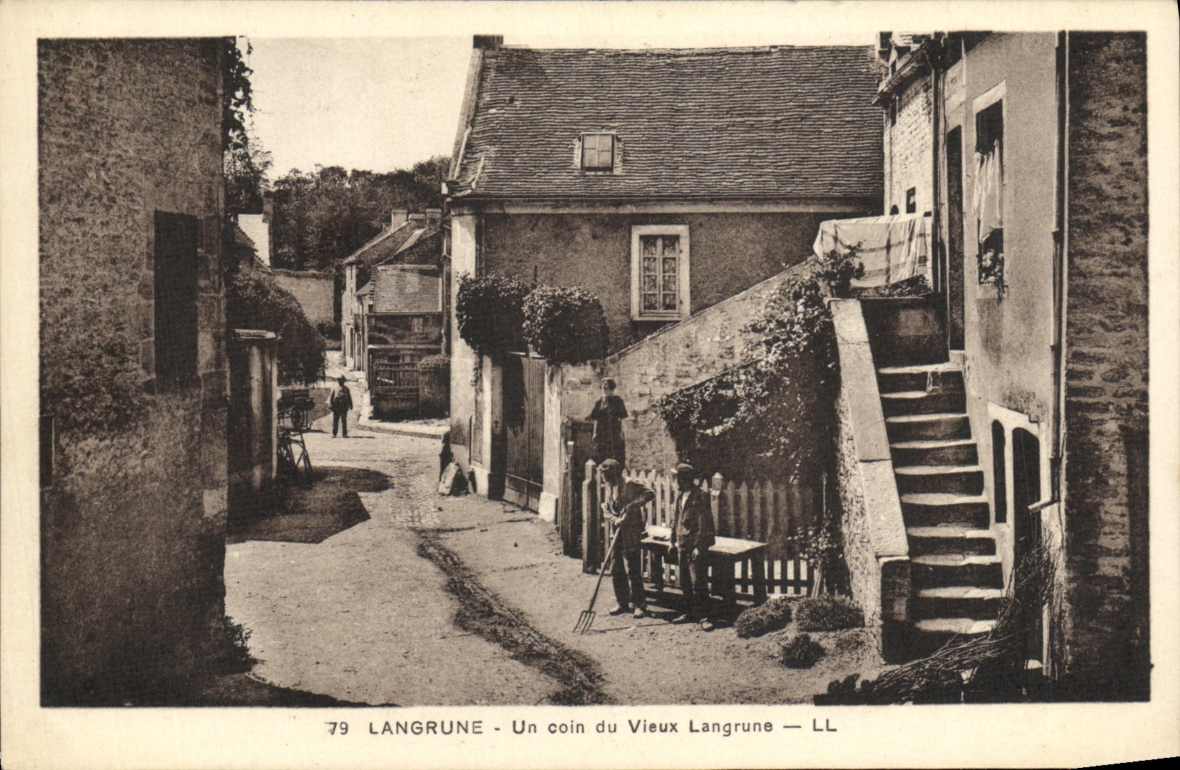 POSTAL Langrune de la VENDIMIA una esquina del viejo hombre de Langrune