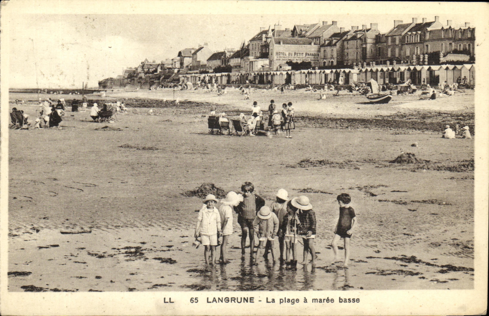 VINTAGE POSTCARD Langrune the Beach has Low tide Children