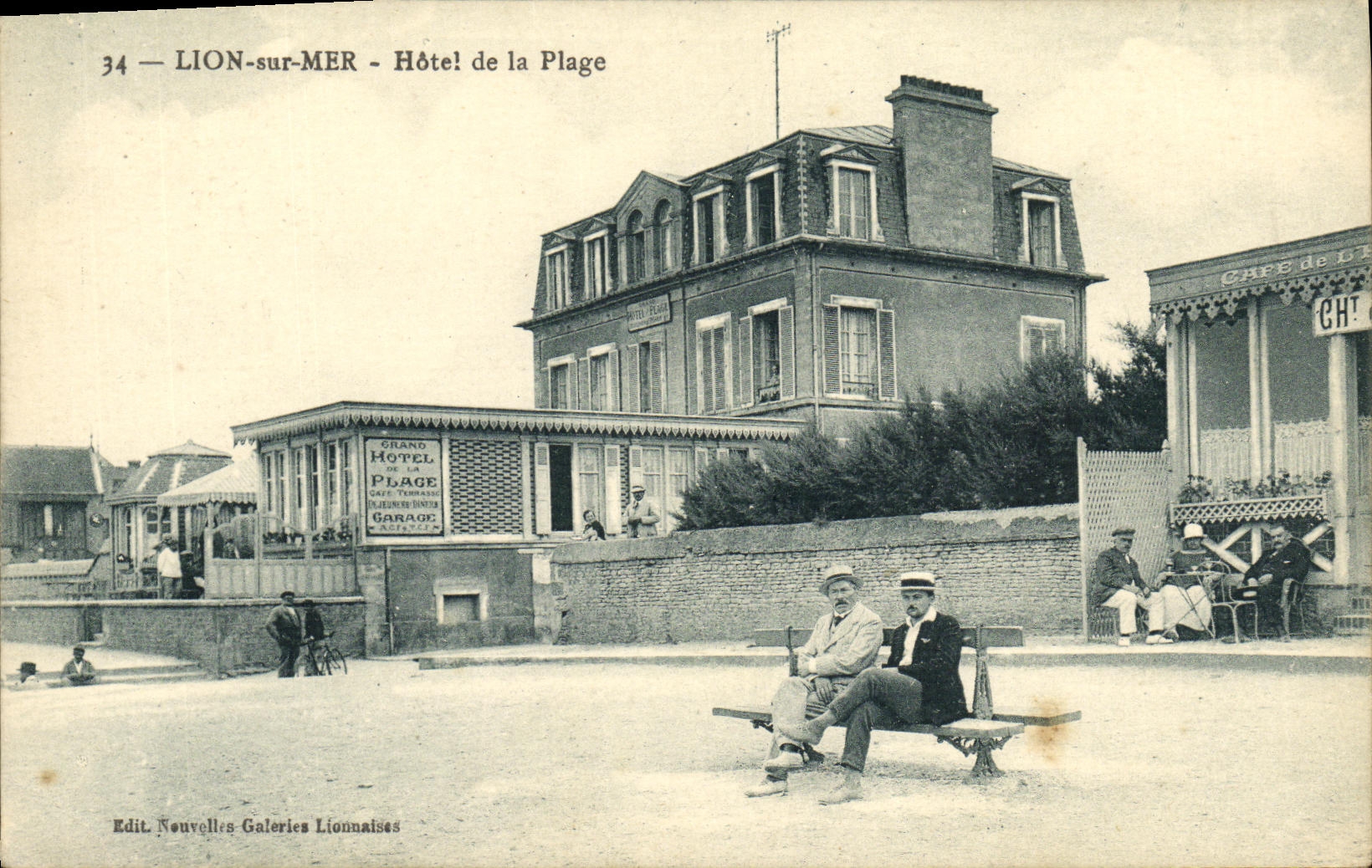 VINTAGE POSTCARD Lion sur Mer Hotel of the Beach