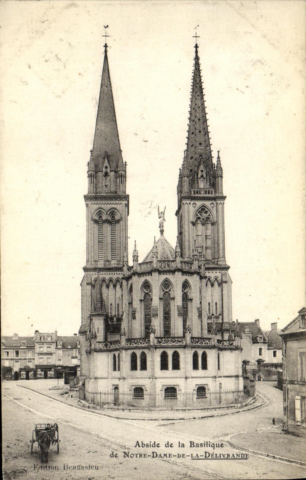 VINTAGE POSTCARD Delivrande Apse of the basilica