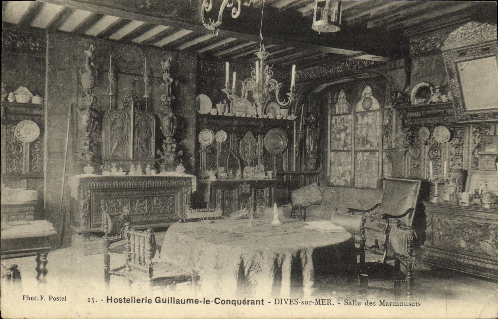 Meson de moda divino Guillermo del pais de la POSTAL de la VENDIMIA el cuarto del conquistador de Marmousets