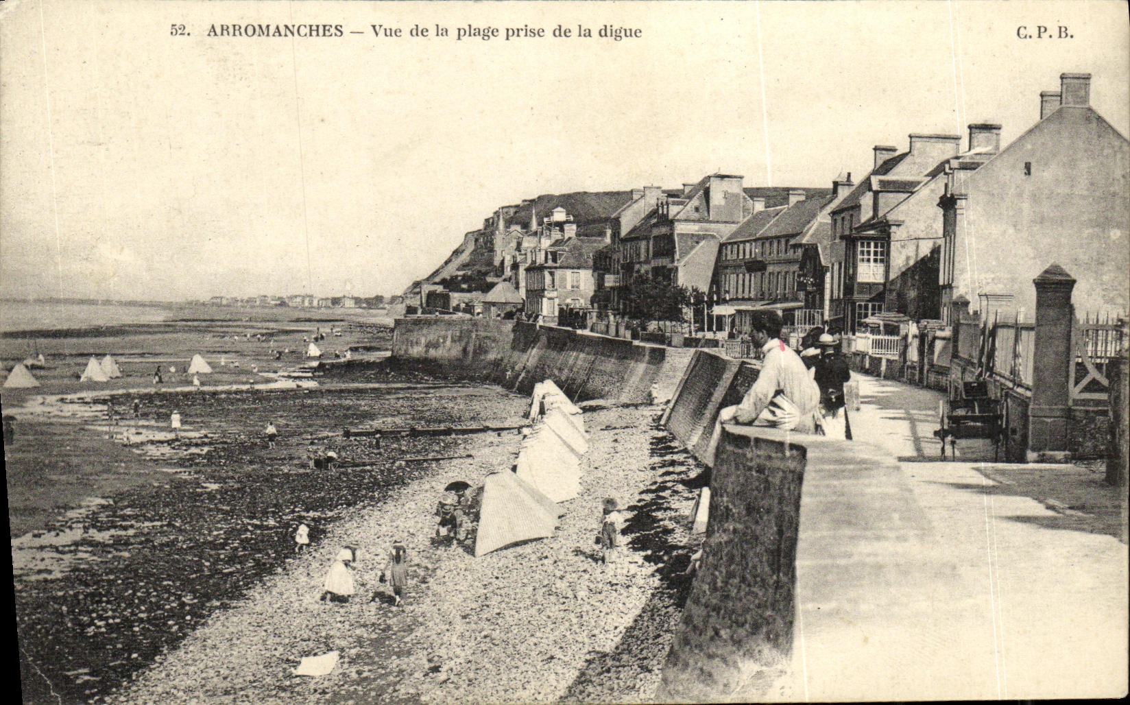 VINTAGE POSTCARD Arromanches Seen Of the Beach Taken of the dam