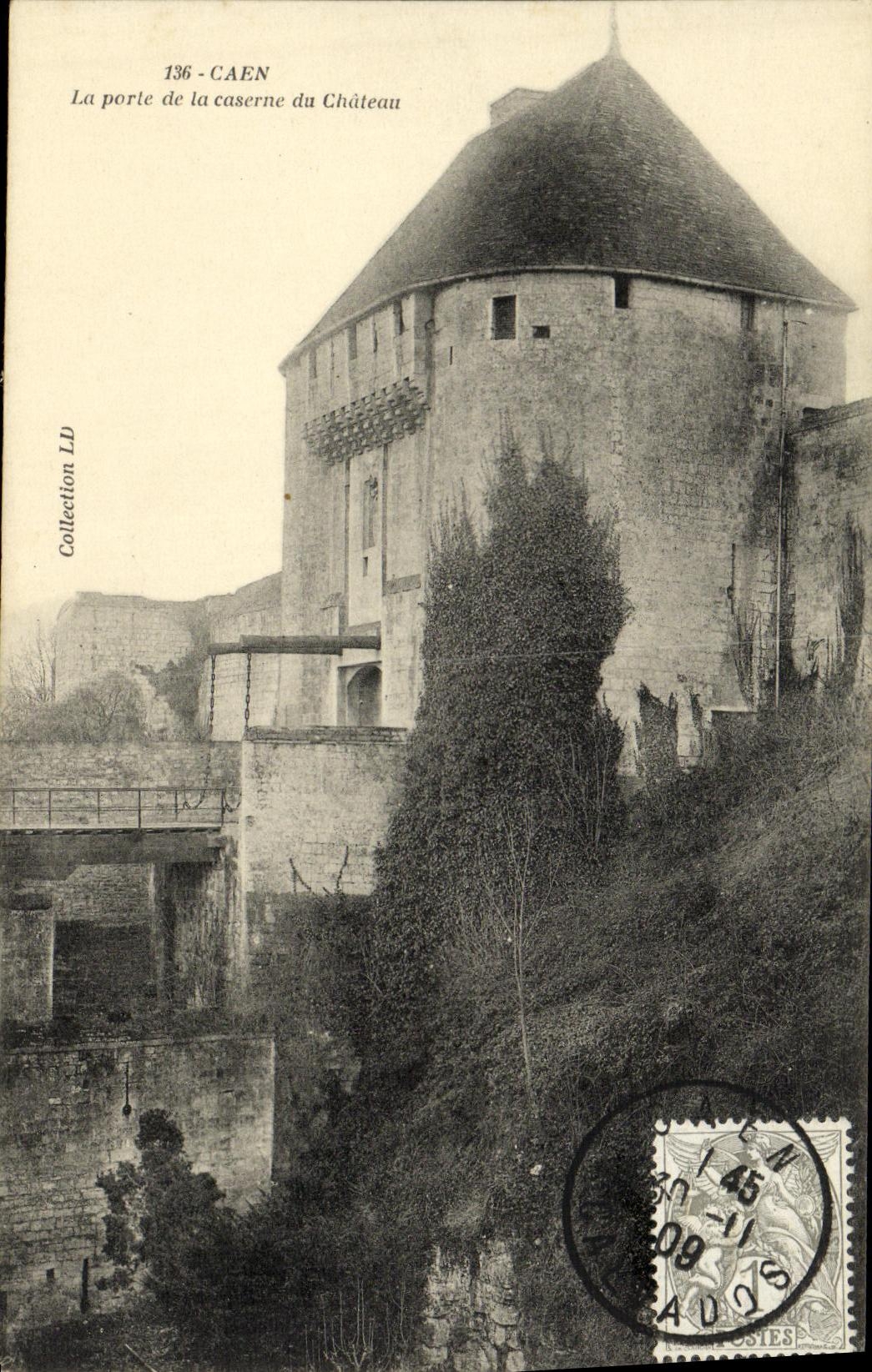 VINTAGE POSTCARD Caen the Gate of the Barracks of the Castle